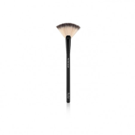 Rodial Fan Brush